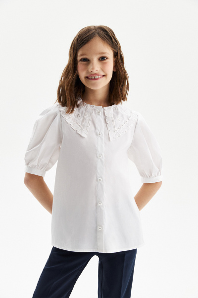 Хлопковая блузка с вышивкой на воротничке