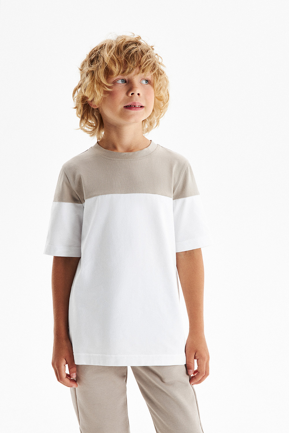Хлопковая футболка сolor block (SSLSB-328-14604-704) Silver Spoon