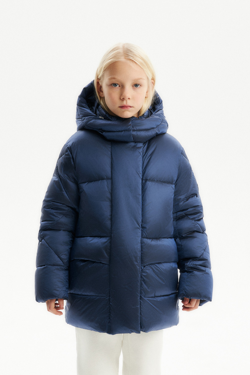 Пуховик с капюшоном и объемными карманами (PUFWG-326-20122-317) Silver spoon