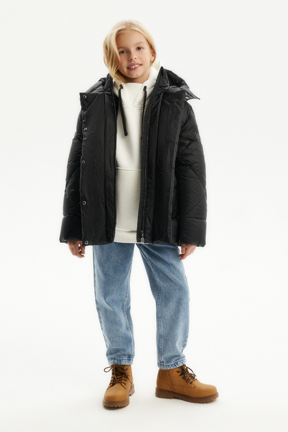 Пуховик с капюшоном и объемными карманами (PUFWG-326-20122-113) Silver spoon