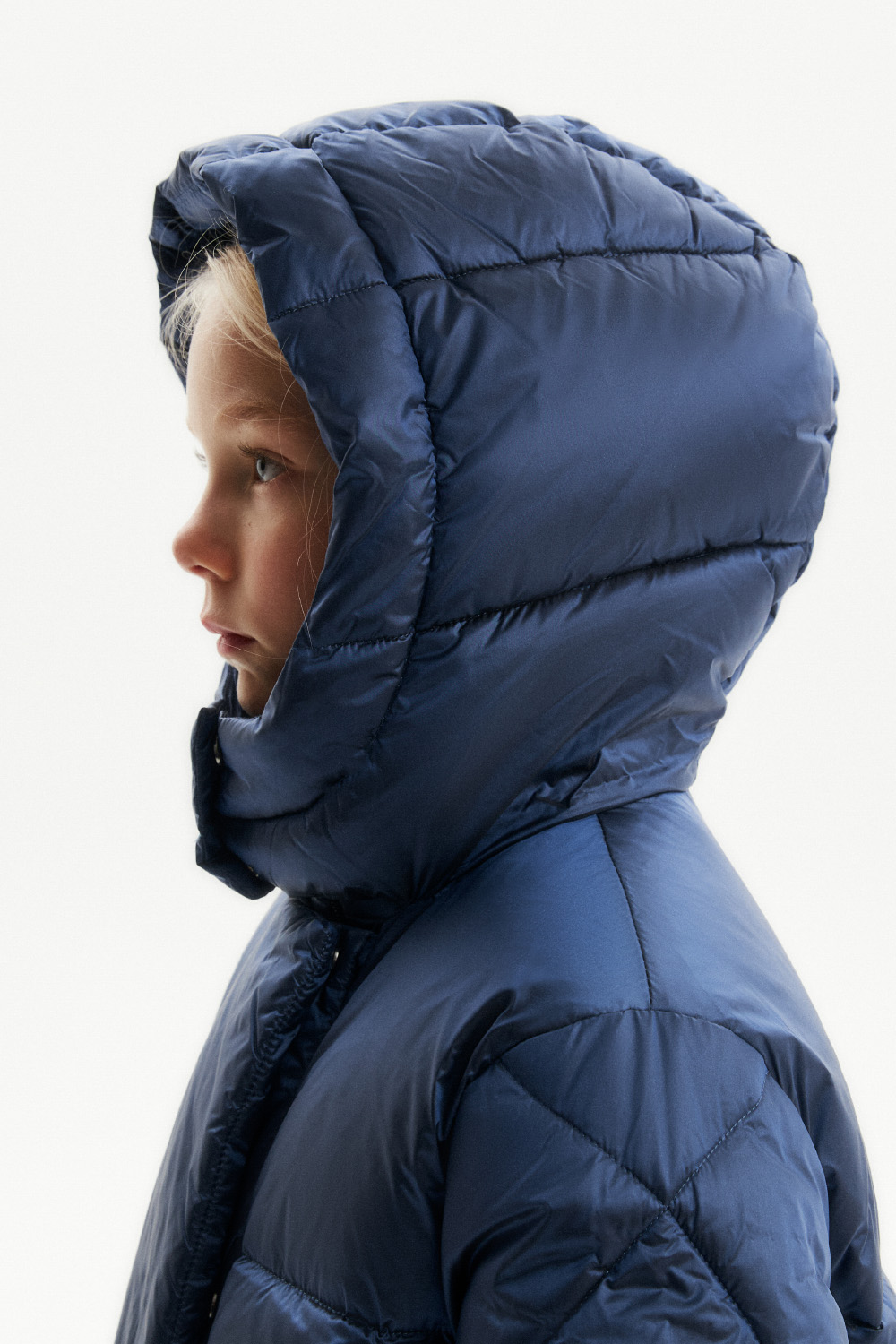 Пуховик с капюшоном и объемными карманами (PUFWG-326-20122-317) Silver spoon